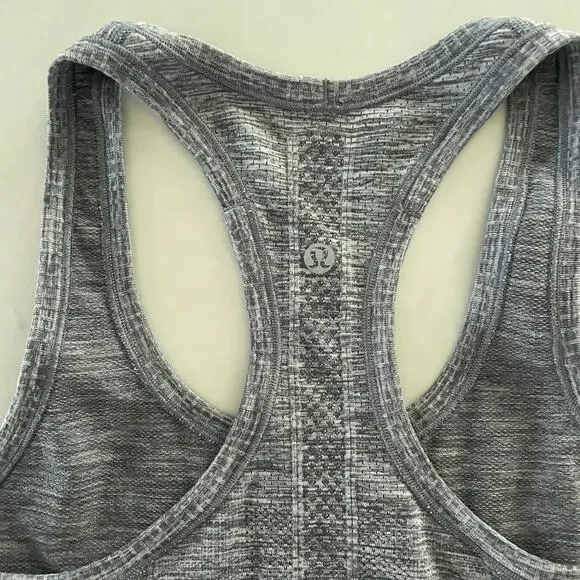 Lululemon Swiftly Tech Women 4 Gray Racerback Tank Top Knit Vented Yoga Dance - Picture 4 of 5
